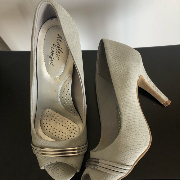 Women’s Open Toed Heels - Picture 3 of 6